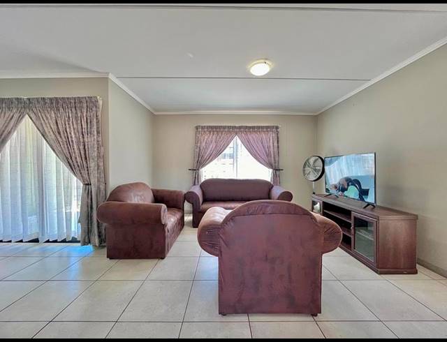 3 BEDROOM TOWNHOUSE FOR SALE IN AMBERFIELD